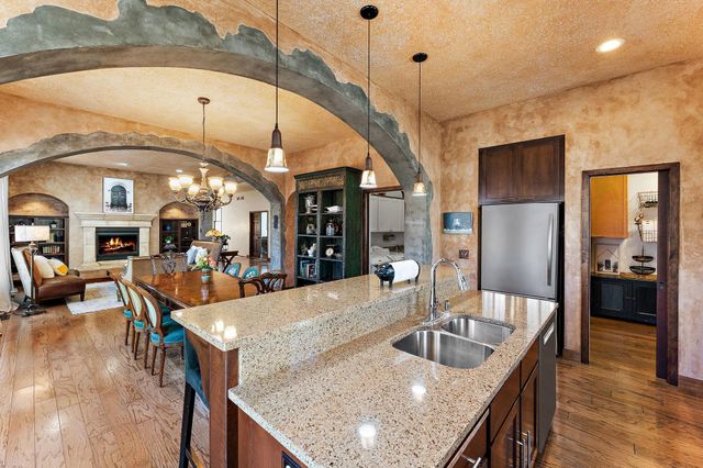 8116 Clifford Circle, Inver Grove Heights, MN 55076