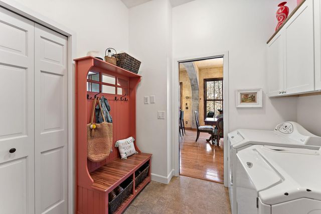 8116 Clifford Circle, Inver Grove Heights, MN 55076