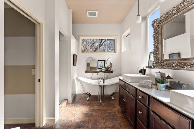 8116 Clifford Circle, Inver Grove Heights, MN 55076