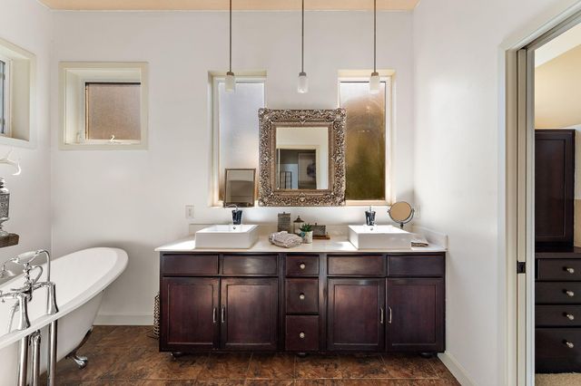 8116 Clifford Circle, Inver Grove Heights, MN 55076