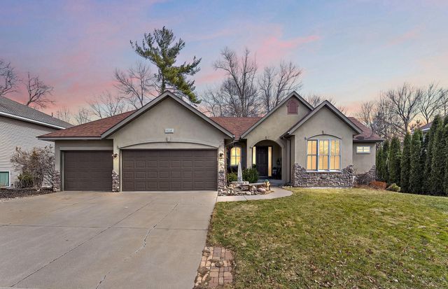 8116 Clifford Circle, Inver Grove Heights, MN 55076