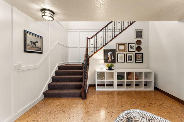 8116 Clifford Circle, Inver Grove Heights, MN 55076