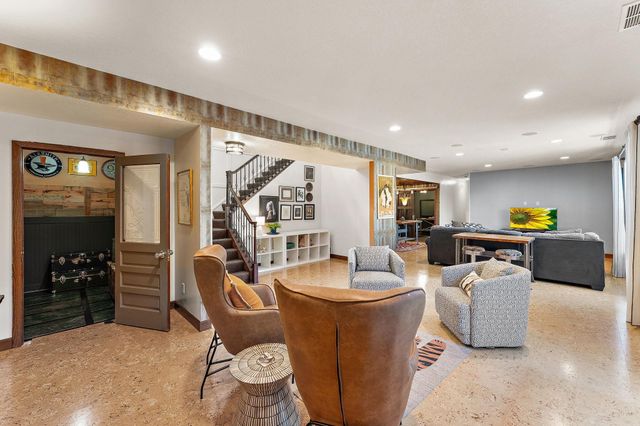 8116 Clifford Circle, Inver Grove Heights, MN 55076