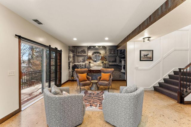 8116 Clifford Circle, Inver Grove Heights, MN 55076