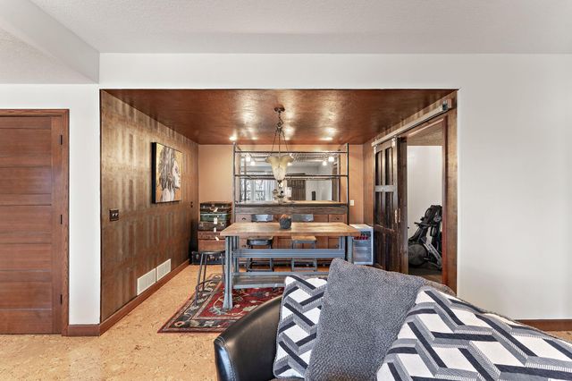 8116 Clifford Circle, Inver Grove Heights, MN 55076