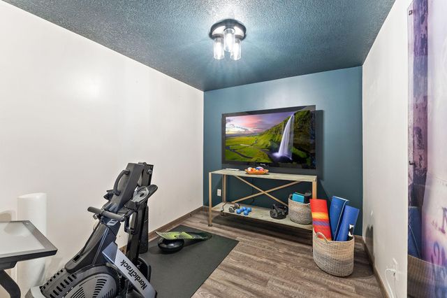 8116 Clifford Circle, Inver Grove Heights, MN 55076