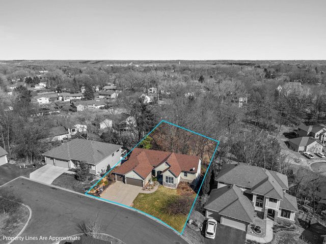 8116 Clifford Circle, Inver Grove Heights, MN 55076