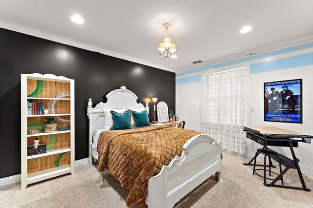 8116 Clifford Circle, Inver Grove Heights, MN 55076