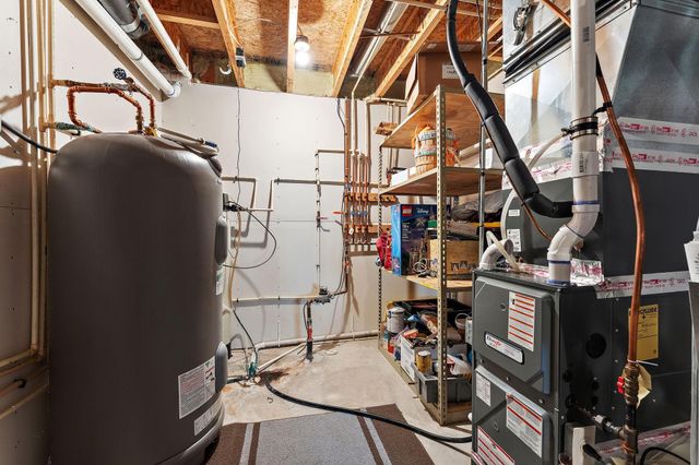 8116 Clifford Circle, Inver Grove Heights, MN 55076