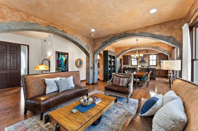 8116 Clifford Circle, Inver Grove Heights, MN 55076