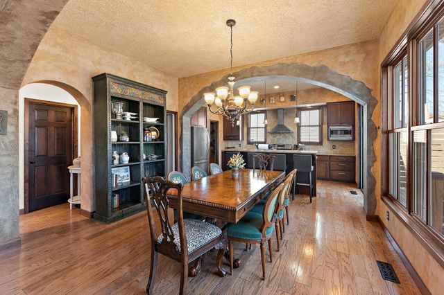 8116 Clifford Circle, Inver Grove Heights, MN 55076