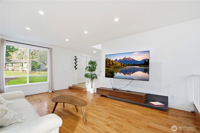 6316 151st Avenue NE, Redmond, WA 98052