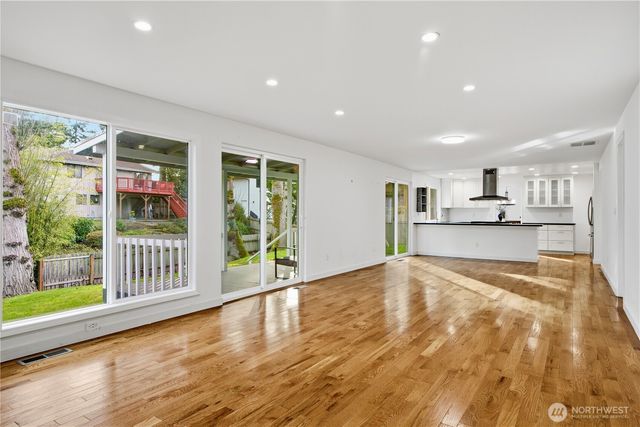 6316 151st Avenue NE, Redmond, WA 98052