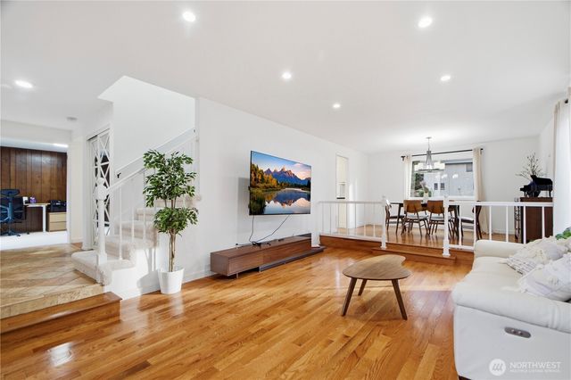 6316 151st Avenue NE, Redmond, WA 98052