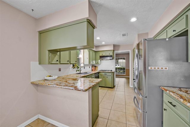 15607 Artoys Drive, Tomball, TX 77377