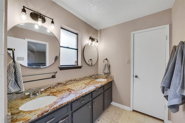 15607 Artoys Drive, Tomball, TX 77377