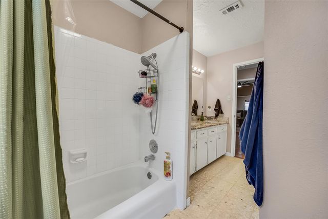 15607 Artoys Drive, Tomball, TX 77377