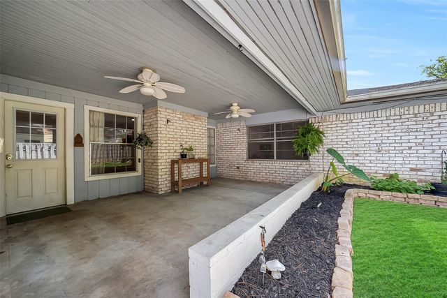 15607 Artoys Drive, Tomball, TX 77377