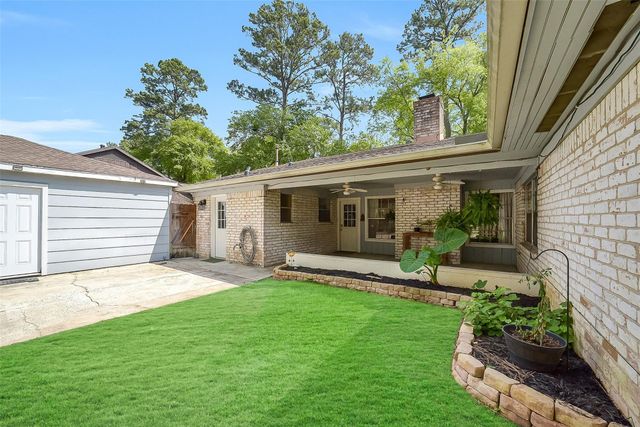 15607 Artoys Drive, Tomball, TX 77377