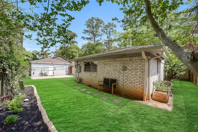 15607 Artoys Drive, Tomball, TX 77377