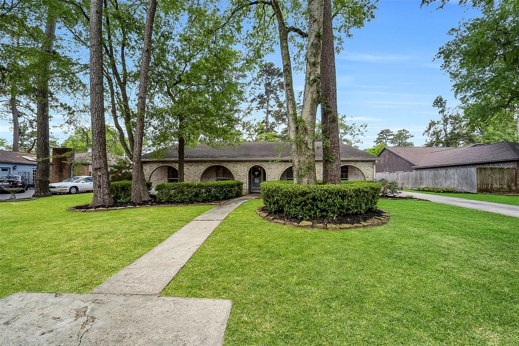 15607 Artoys Drive, Tomball, TX 77377