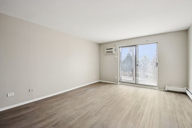 1111 Bloomingdale Road 2A, Glendale Heights, IL 60139