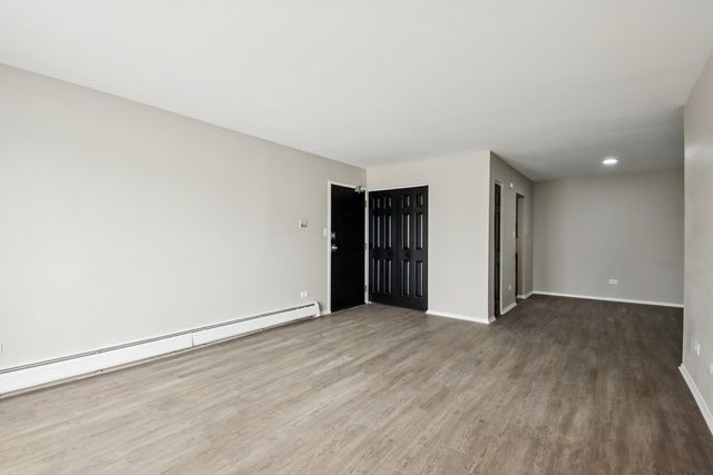 1111 Bloomingdale Road 2A, Glendale Heights, IL 60139