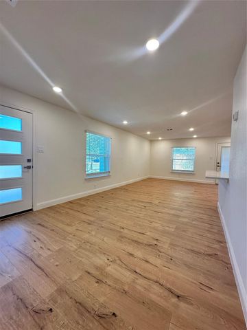 413 Arrowhead Trace, Grand Prairie, TX 75051