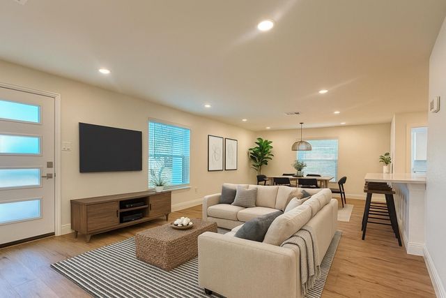 413 Arrowhead Trace, Grand Prairie, TX 75051