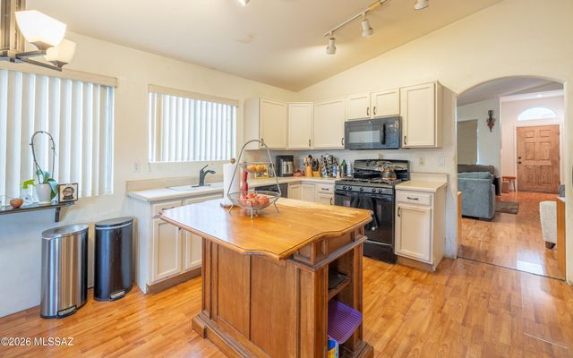 3604 W Camino De Urania, Tucson, AZ 85741