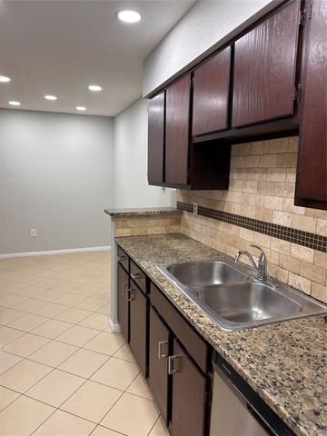 8801 Hammerly 909, Houston, TX 77080