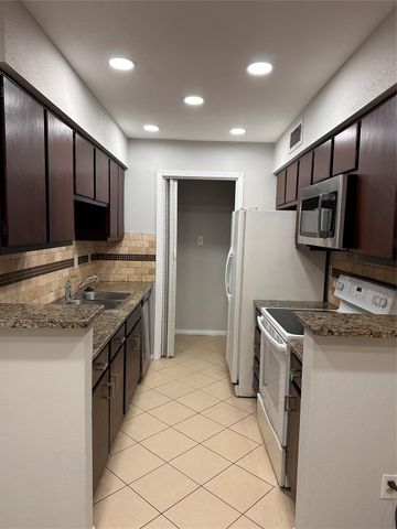 8801 Hammerly 909, Houston, TX 77080