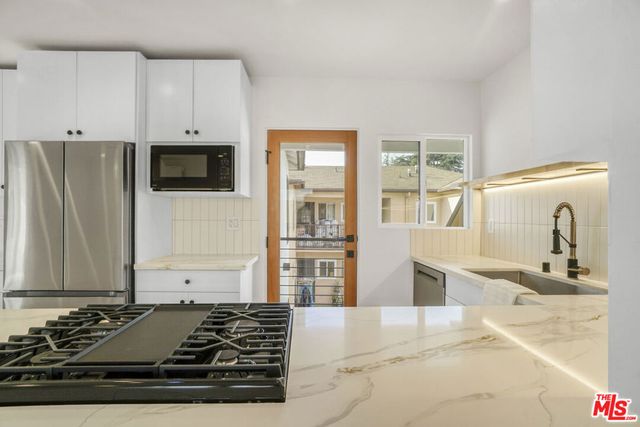 4017 Grand View Boulevard, Culver City, CA 90066