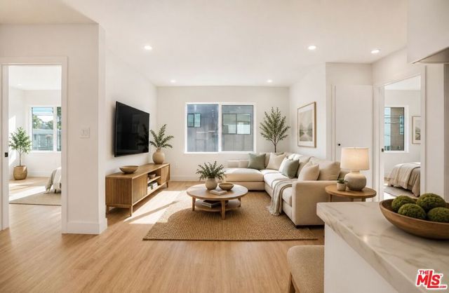 4017 Grand View Boulevard, Culver City, CA 90066