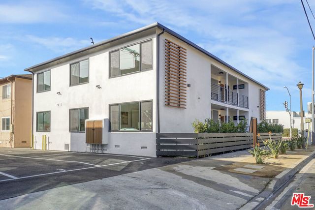 4017 Grand View Boulevard, Culver City, CA 90066