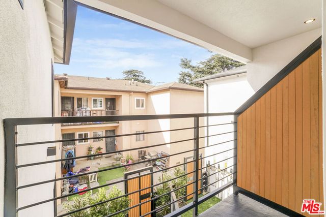 4017 Grand View Boulevard, Culver City, CA 90066