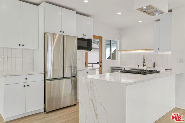 4017 Grand View Boulevard, Culver City, CA 90066