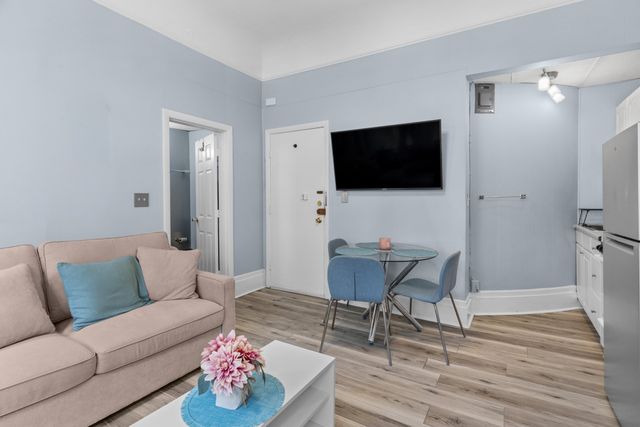 366 Commonwealth Ave 2I, Boston, MA 02115