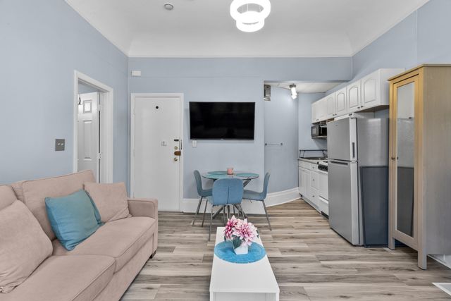 366 Commonwealth Ave 2I, Boston, MA 02115