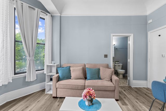 366 Commonwealth Ave 2I, Boston, MA 02115