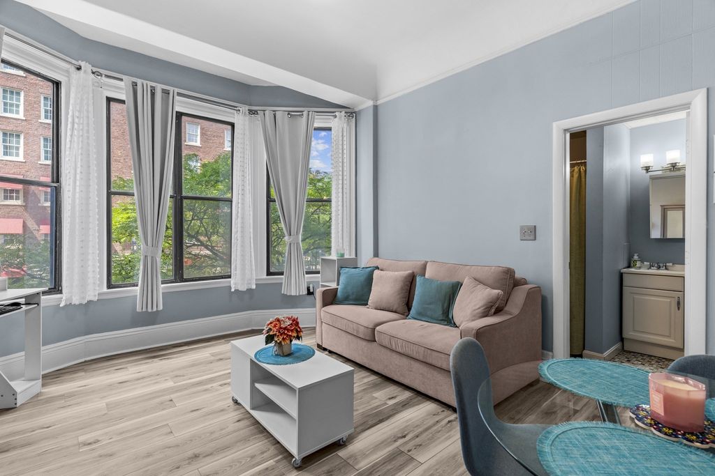 366 Commonwealth Ave 2I, Boston, MA 02115