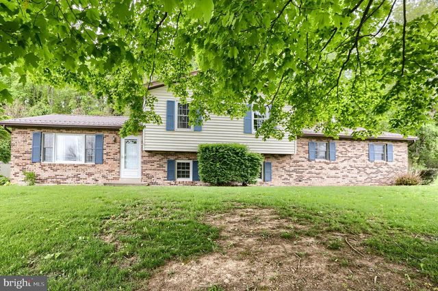 876 CAMPBELL DR, Newport, PA 17074