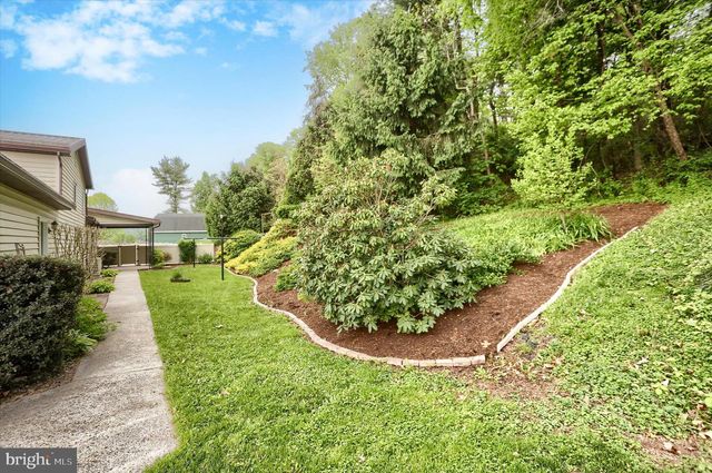 876 CAMPBELL DR, Newport, PA 17074