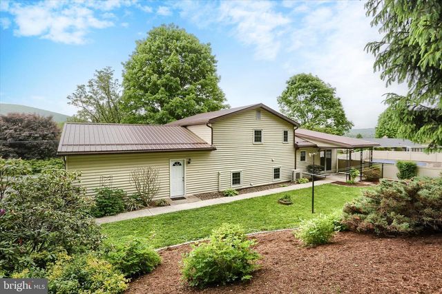 876 CAMPBELL DR, Newport, PA 17074