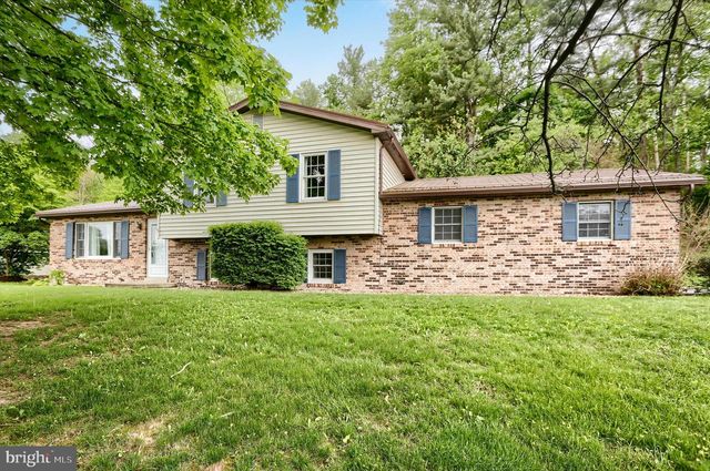 876 CAMPBELL DR, Newport, PA 17074