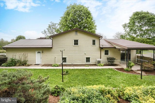 876 CAMPBELL DR, Newport, PA 17074