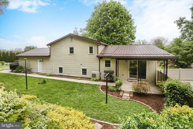 876 CAMPBELL DR, Newport, PA 17074