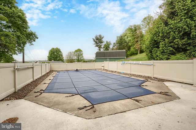 876 CAMPBELL DR, Newport, PA 17074