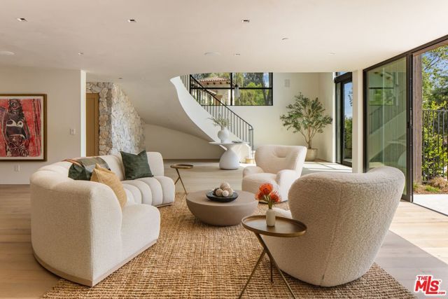 12309 Viewcrest Road, Studio City (los Angeles), CA 91604