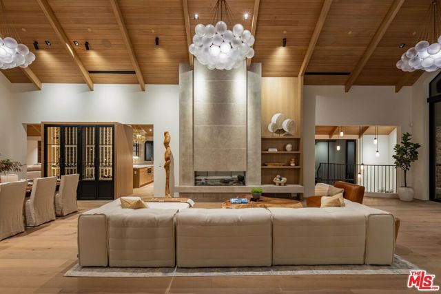 12309 Viewcrest Road, Studio City (los Angeles), CA 91604